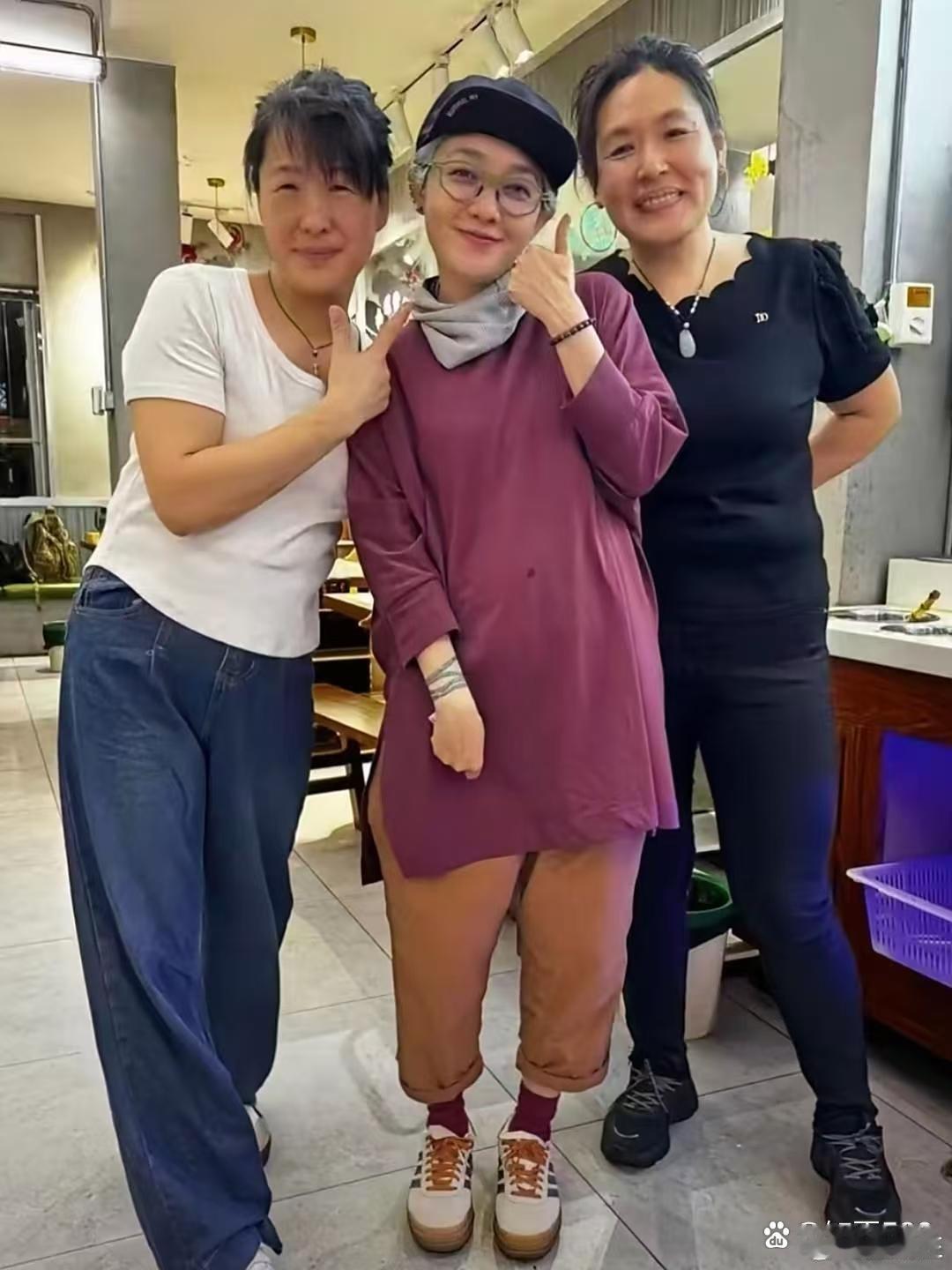 范晓萱像个老奶奶了。