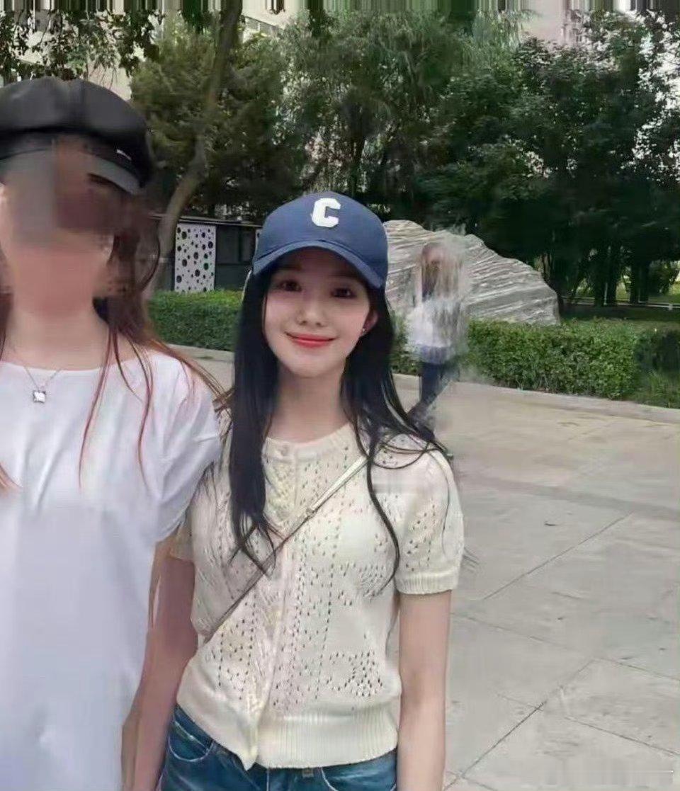 刘浩存现实中这么漂亮吗？​​​