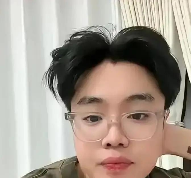 谁能想到，顶着高知留学生光环的王梓嘉，居然能拉着媳妇在镜头前干耗整整9个小时，就