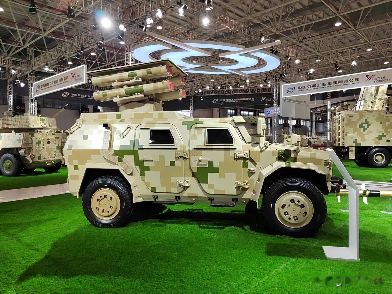 航展上的猛士车载红箭9A重型反坦克导弹发射车。三代猛士CSK181装甲车底盘，车