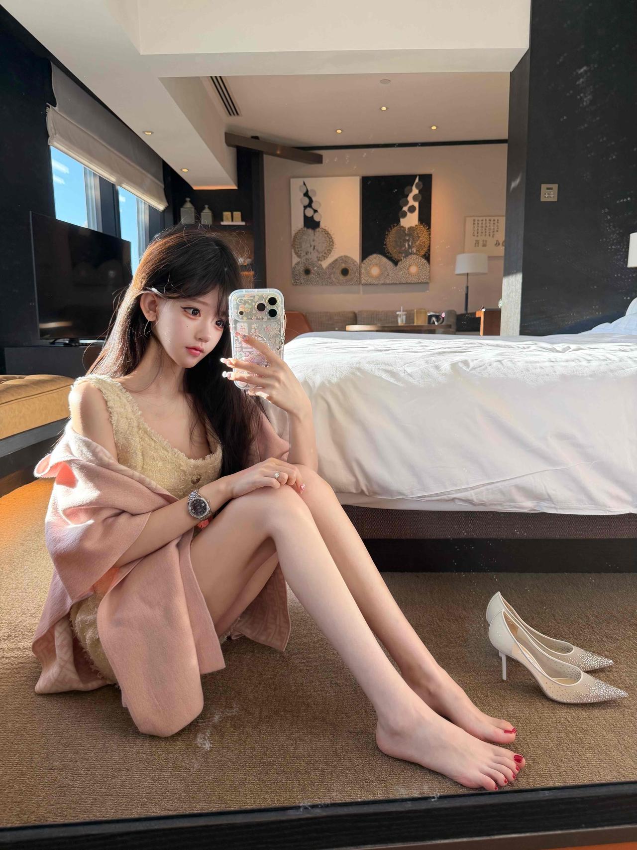 🧸瑰丽的镜子好拍捏斗篷是fendi的粉色童装斗篷喵鞋子jimmychoo