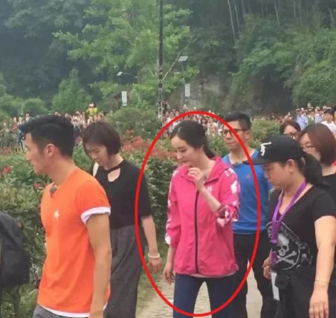 我丢。。杨幂路人视角这么恐怖的吗？