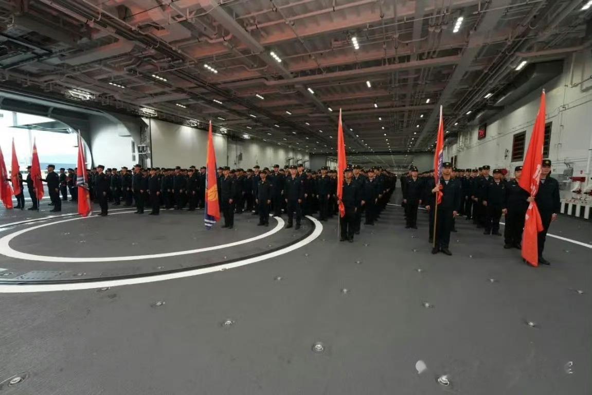 003福建舰机库大图好大，标志性的俄式转盘还在！来源见图烽火问鼎计划福建舰