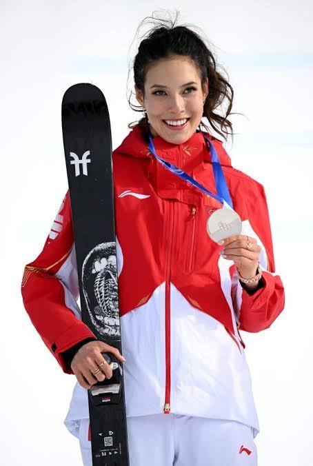 美国新闻焦点：2026冬奥滑雪亚军谷爱凌刚看到新闻“警方接到了报警”：美国出