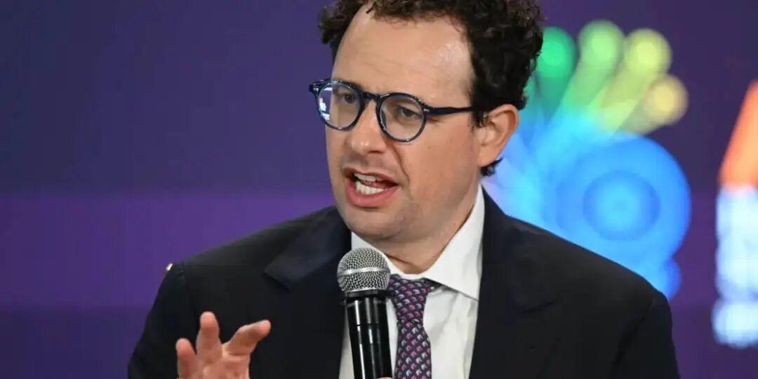 Anthropic首席执行官达里奥·阿莫代伊刚刚发表一篇长文，表示AI能力正在加
