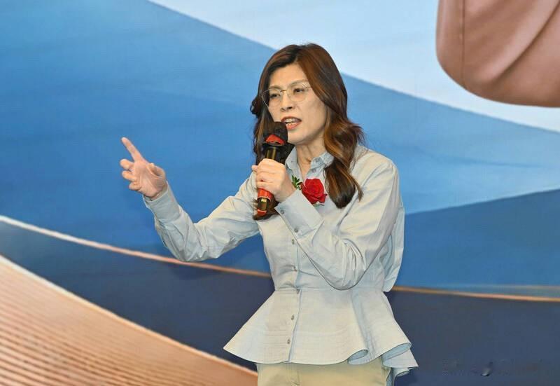 郑丽文：今年选举没一个县市稳赢国民党主席郑丽文今天（21日）在一场活动中表示