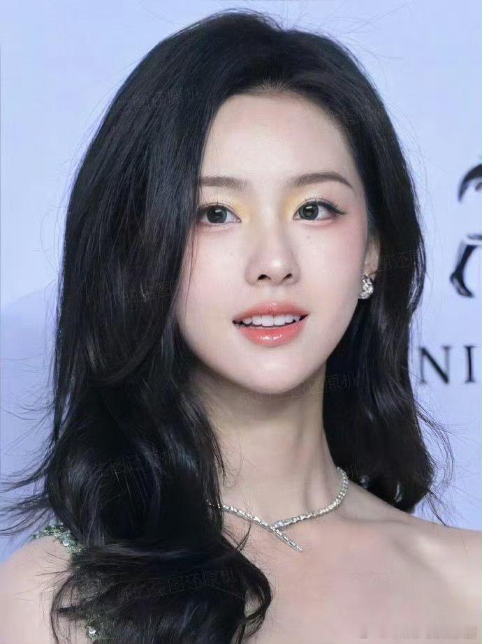 有网友不建议看嘟嘟的剧，大家对陈都灵怎么看呢👀