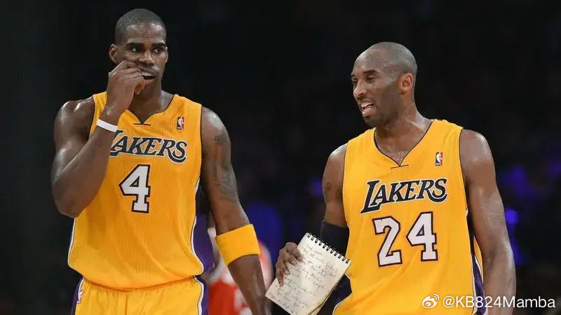 【贾米森：只要你热爱篮球，科比就是终极队友】前NBA球员近日回忆与做队友的经历，
