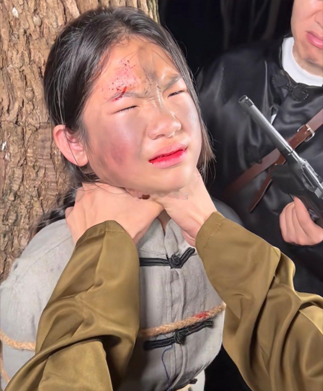 原来电视剧拍这种戏份，都不是真掐的？太假了！