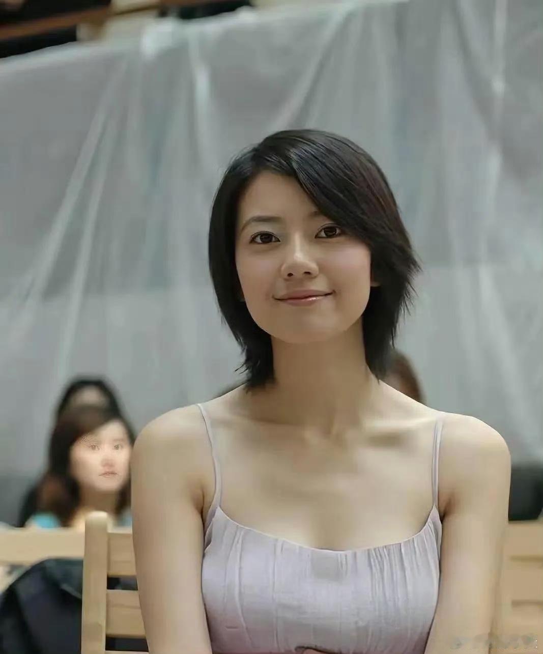 20来岁的高圆圆放现在还会是女神吗？​