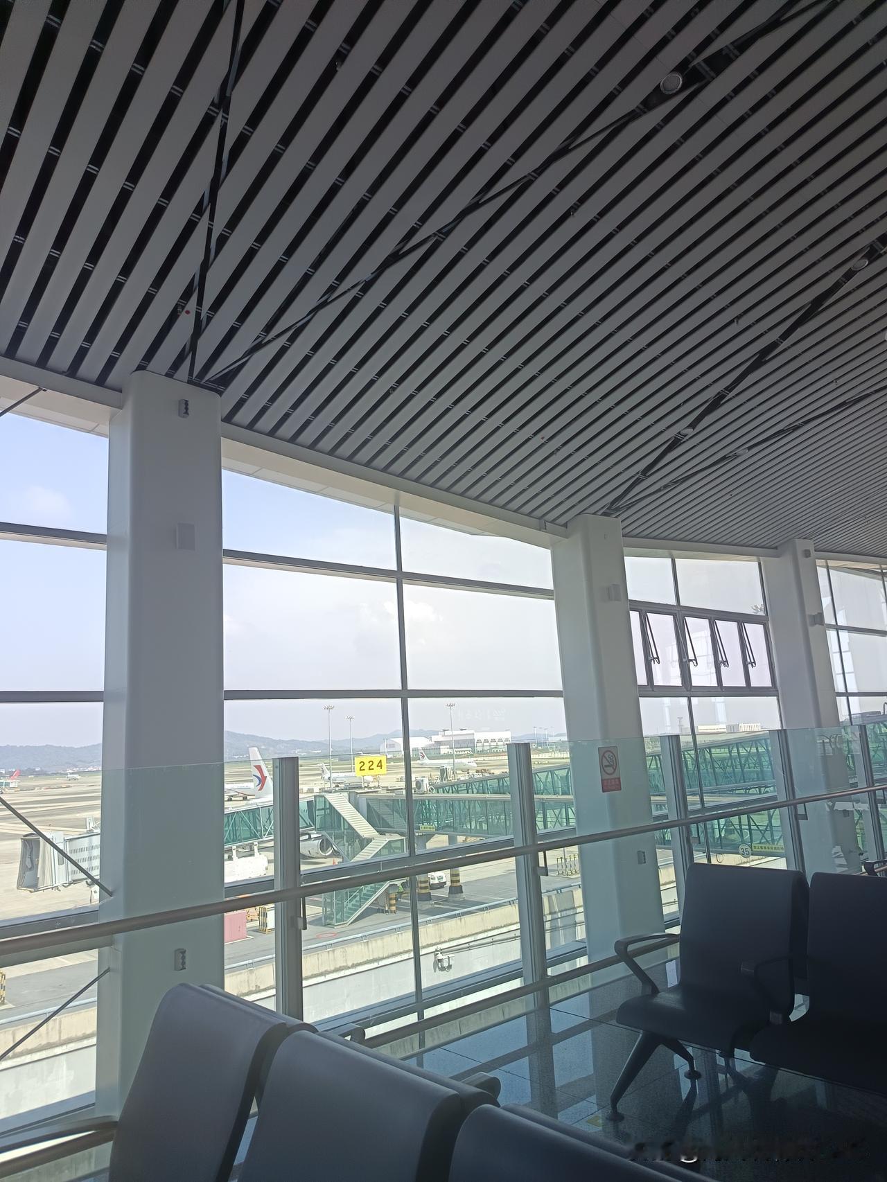 南昌来过吗？来过，睡了一晚酒店，白玉兰酒店，早餐自助，下来晚了，咖啡没有了，豆浆