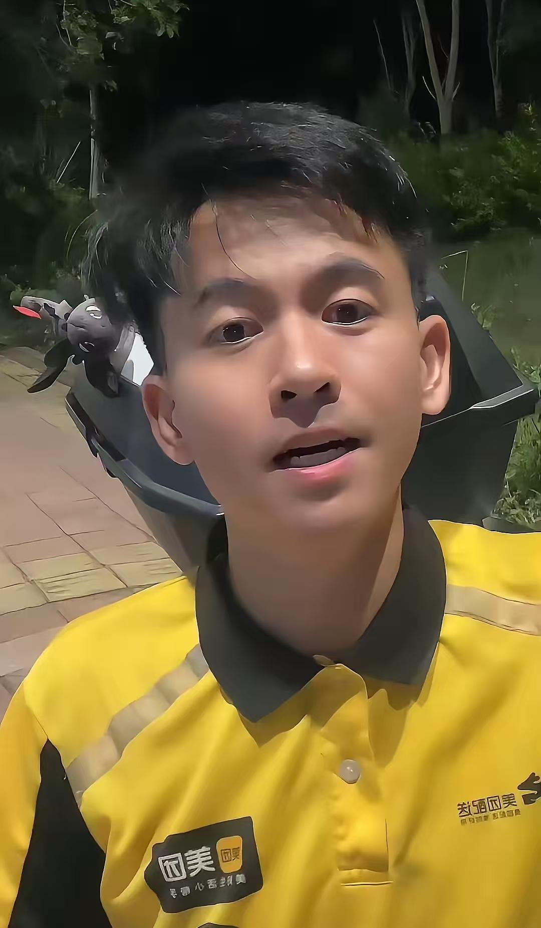 都觉得外卖是没钱的，中年人有存款跑外卖的多的是，公司不要年纪大的，有车有房有存款