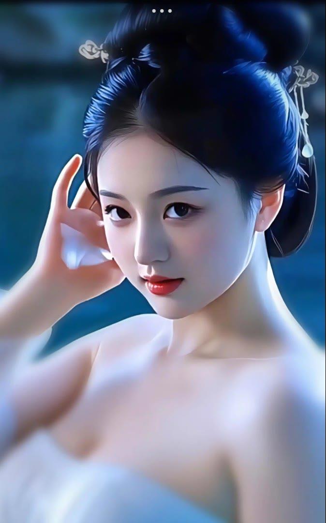 梦幻古风美人，一颦一笑间尽显古典韵味。