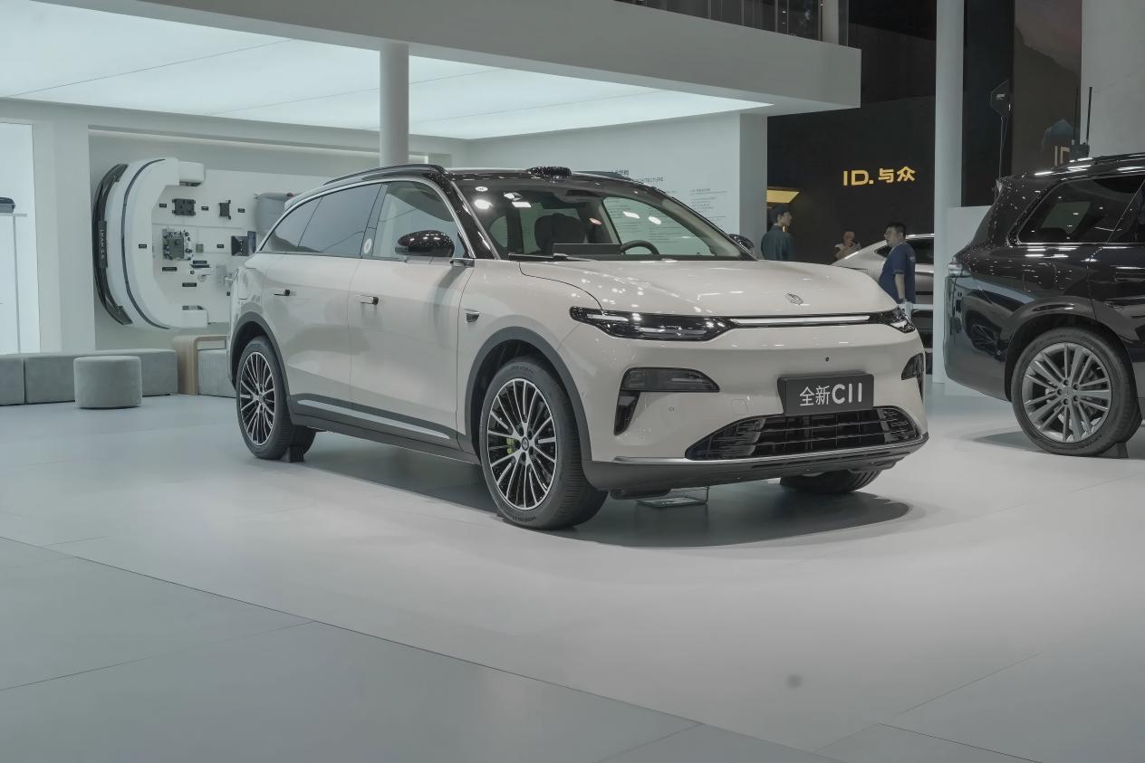 年底想买台中型SUV？这三台热门款可别错过！ 说到如今热门的新能源中型SUV
