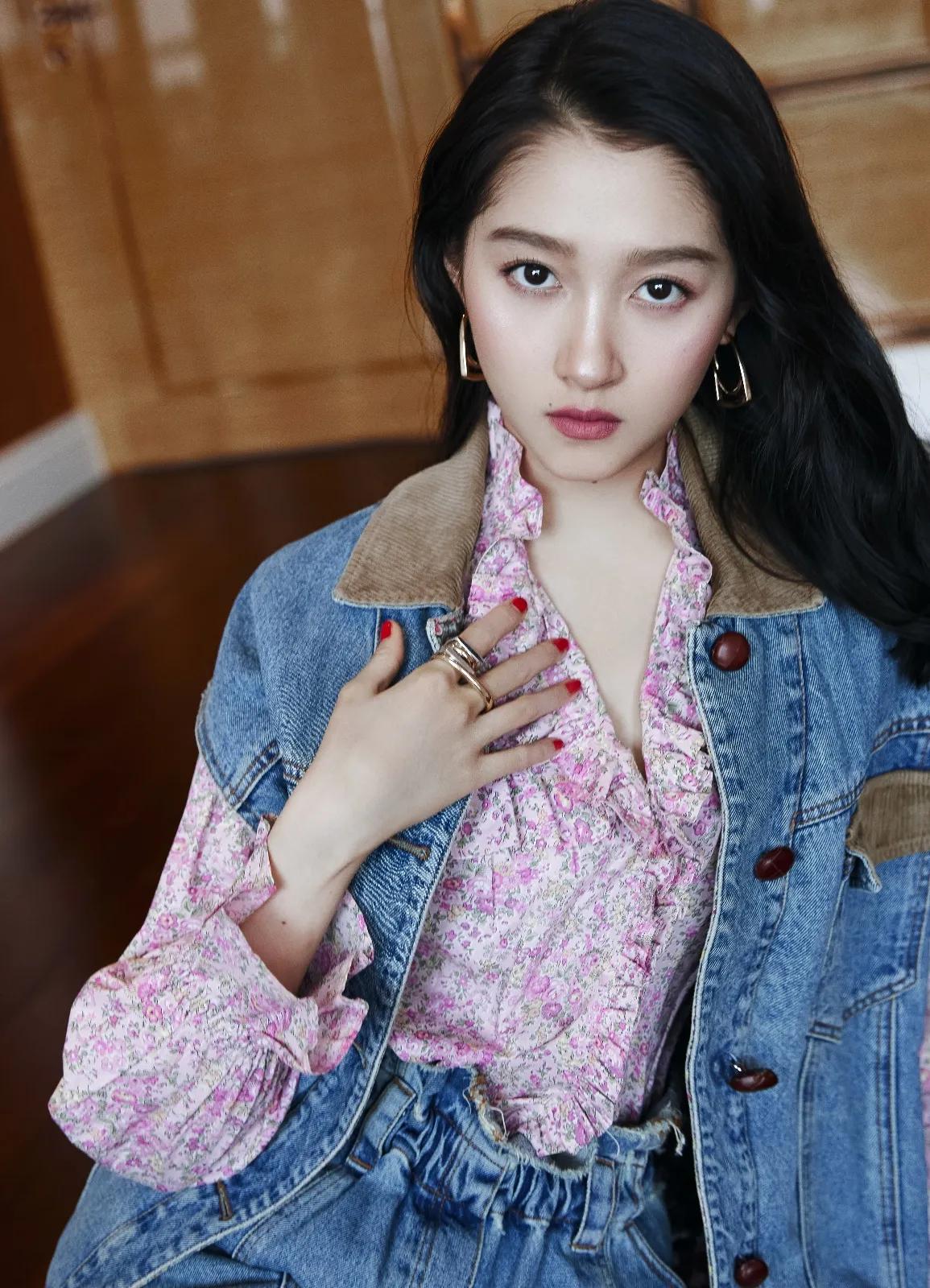 《关晓彤“国民闺女”的正剧之路，是喜是忧？》近日，有消息称关晓彤又接触到了正
