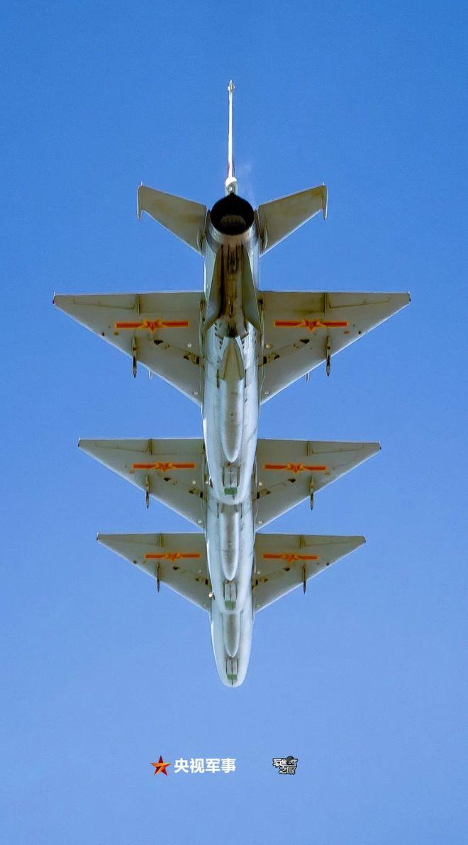 十几年前，互联网上曾流传着一个“疯”帖子。一位军迷写道：“国家能不能搞点基础飞行