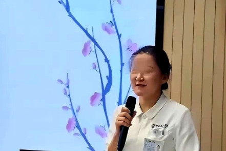 我问我老公，石玉慧看着很普通，又比肖大七八岁，为什么肖还会选择她？老公意味深长