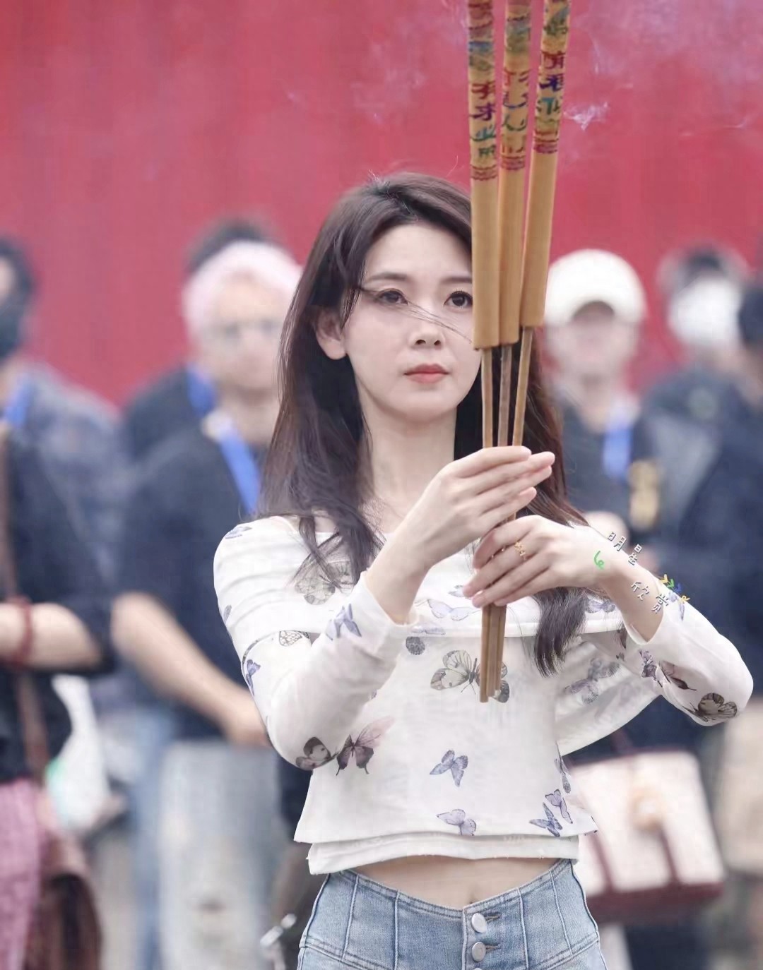 从岳绮罗到旗袍女神！陈瑶身材比例逆天，腰细腿长美出新高度