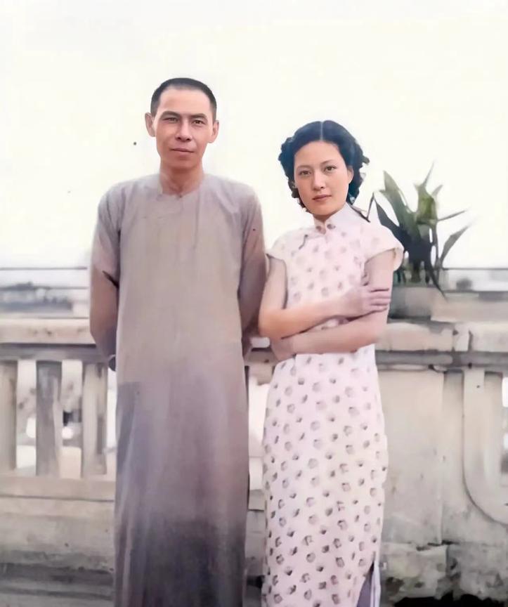 1932年3月，杜月笙给梅兰芳打电话说：“你和小冬离婚的事情我听说了，你得掏出4