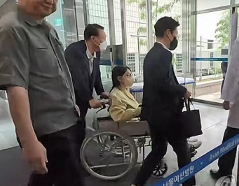 希望李在明总统早发善心：千万莫让金建希死在狱中世事无常，十个月前还是韩国总统和