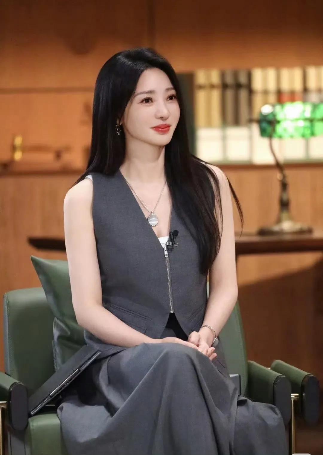 柳岩去哪了？谁也没想到，曾经的话题女王柳岩，会以这样的方式淡出视野。没有告别