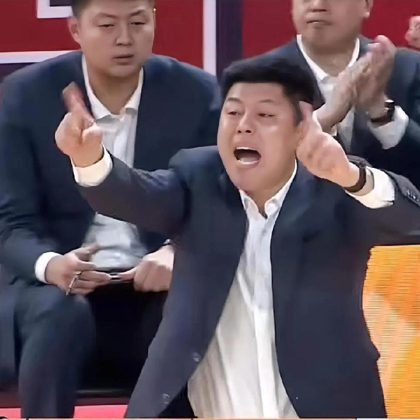 说实话，看了昨晚的俱乐部杯比赛山西对北控！你会发现山西男篮拥有着豪华国内球员和外