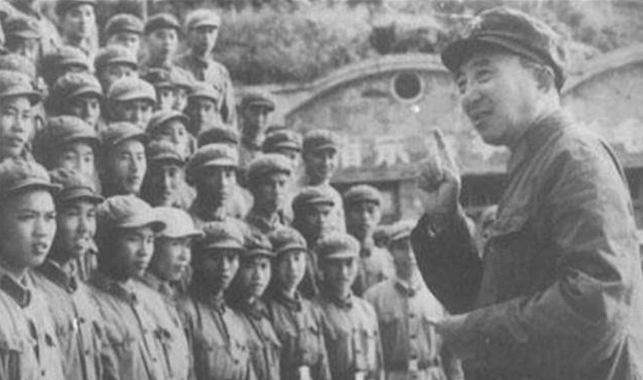 1949年6月，华北军区政治部主任罗瑞卿接到命令，立即赶进京，被告知：“你担任公