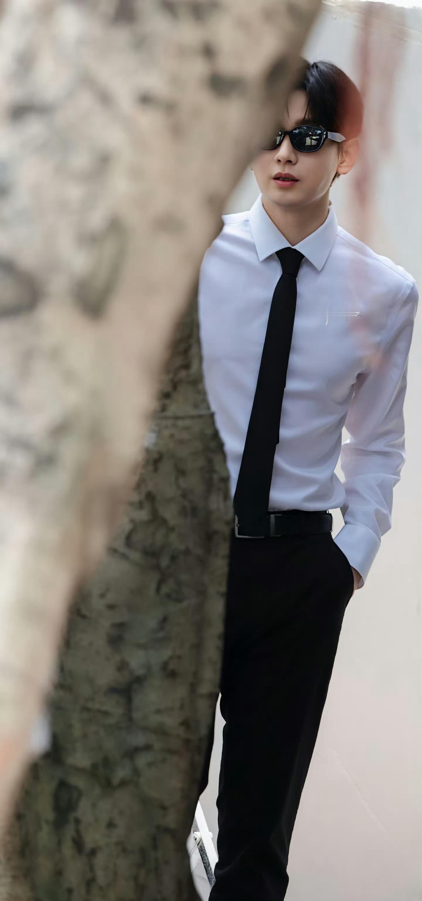 成毅狩谎白衬衫制服路透人间绝色林彦廷超级期待这个帅气又迷人的林sir
