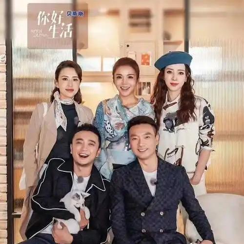 这五位主持人都是央视非常优秀的主持人，他们不仅颜值高，而且才华横溢。他们中有