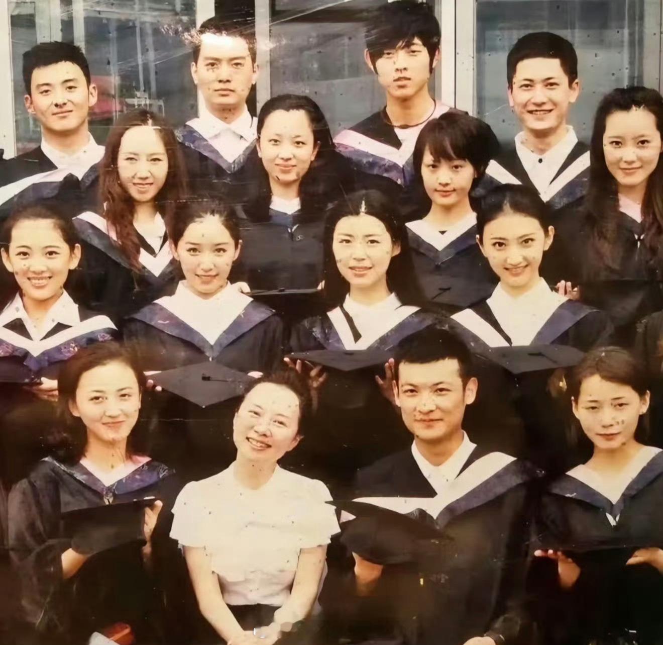 阚清子郑爽景甜大学合照​​​