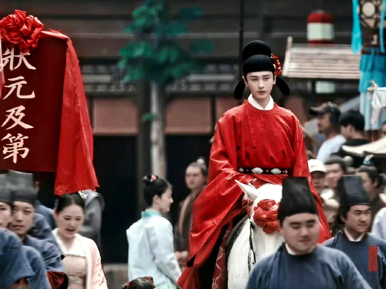 明天就要高考了，一位经验丰富的高三班主任老师给考生们强调了七个注意细节。觉得很好
