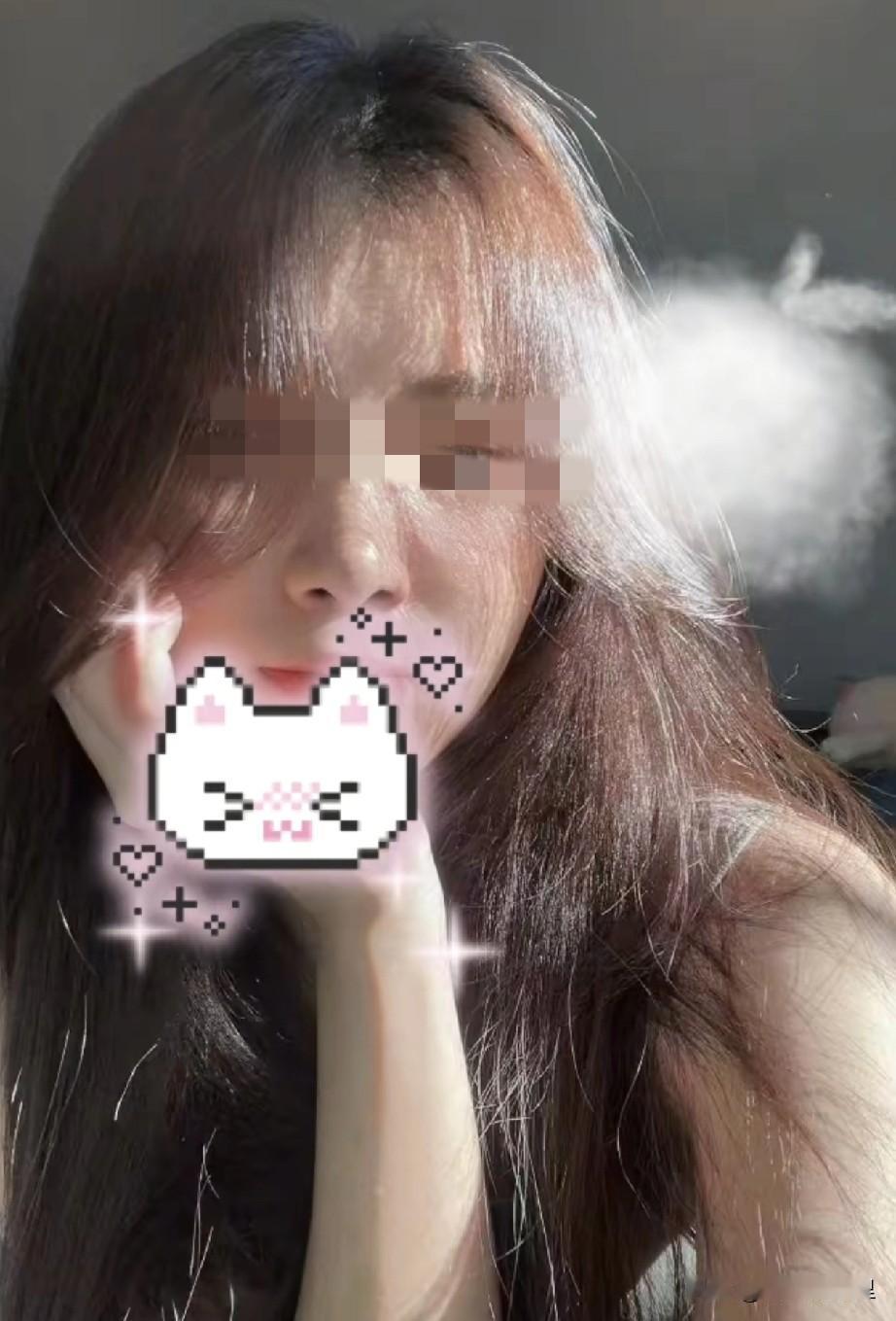 被男友困在18楼出租屋跳楼的20岁女孩小怡已经苏醒，但是现在她肠子都悔青了。