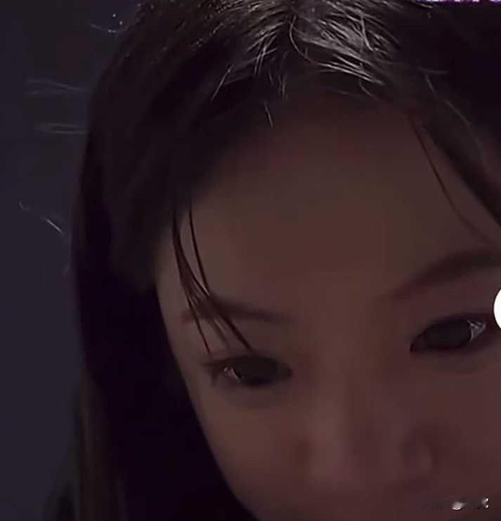 南宁邕江大桥惊现跳桥自杀现场少女在江边一跃而下近日一位女孩在大桥上面进