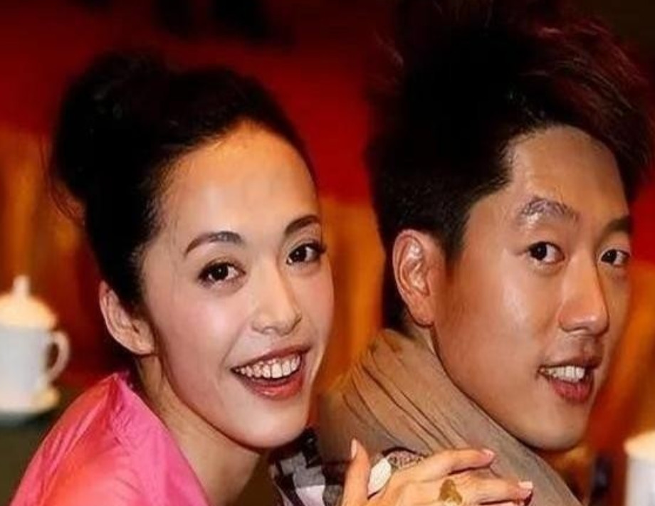 2011年那桩轰动娱乐圈的离婚案，近日竟又掀起波澜。凌潇肃近日终于打破沉默，揭开