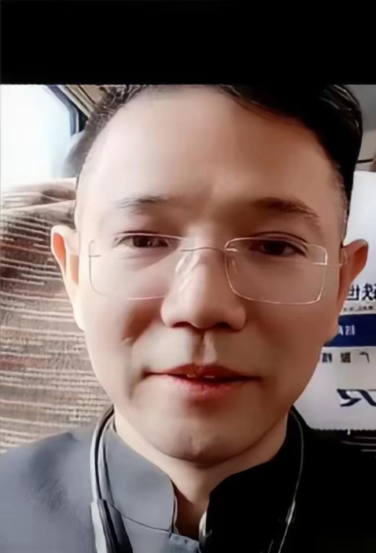 李圣律师昨晚直播才播了20分钟，就连着说了两遍周六要去河河签文件，直说这事儿比之