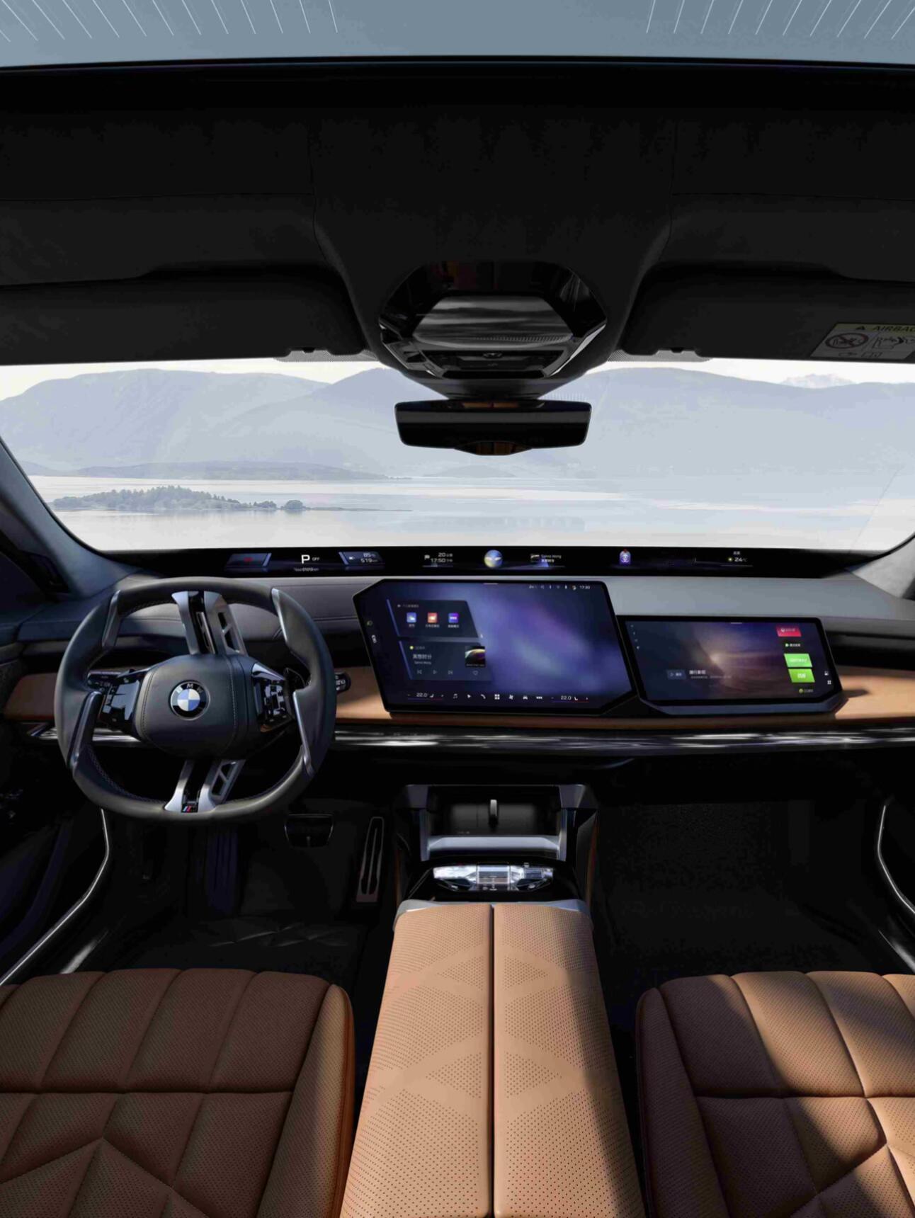 宝马新7系也用上了副驾娱乐屏，看这个显示屏总感觉有股力量往左边扯😰宝马7系
