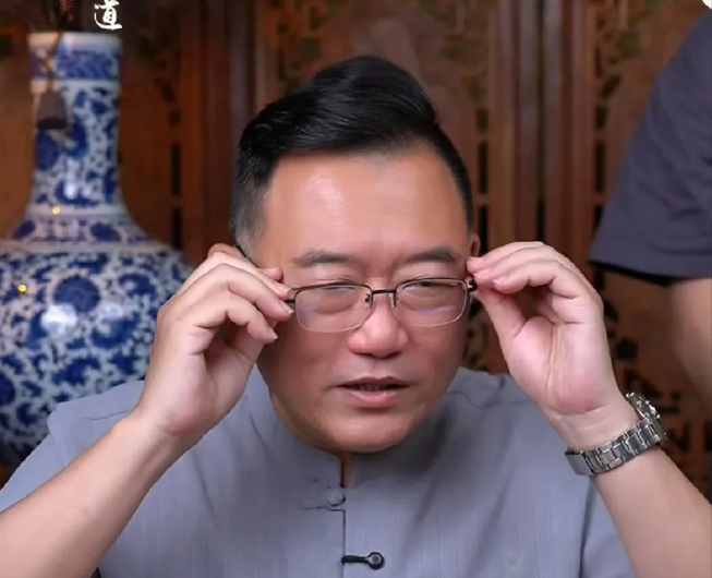 德云社“怼神”郑好，毫不留情地怒斥“开窍大神”钱程随意：“你们俩可真是‘厉害’啊