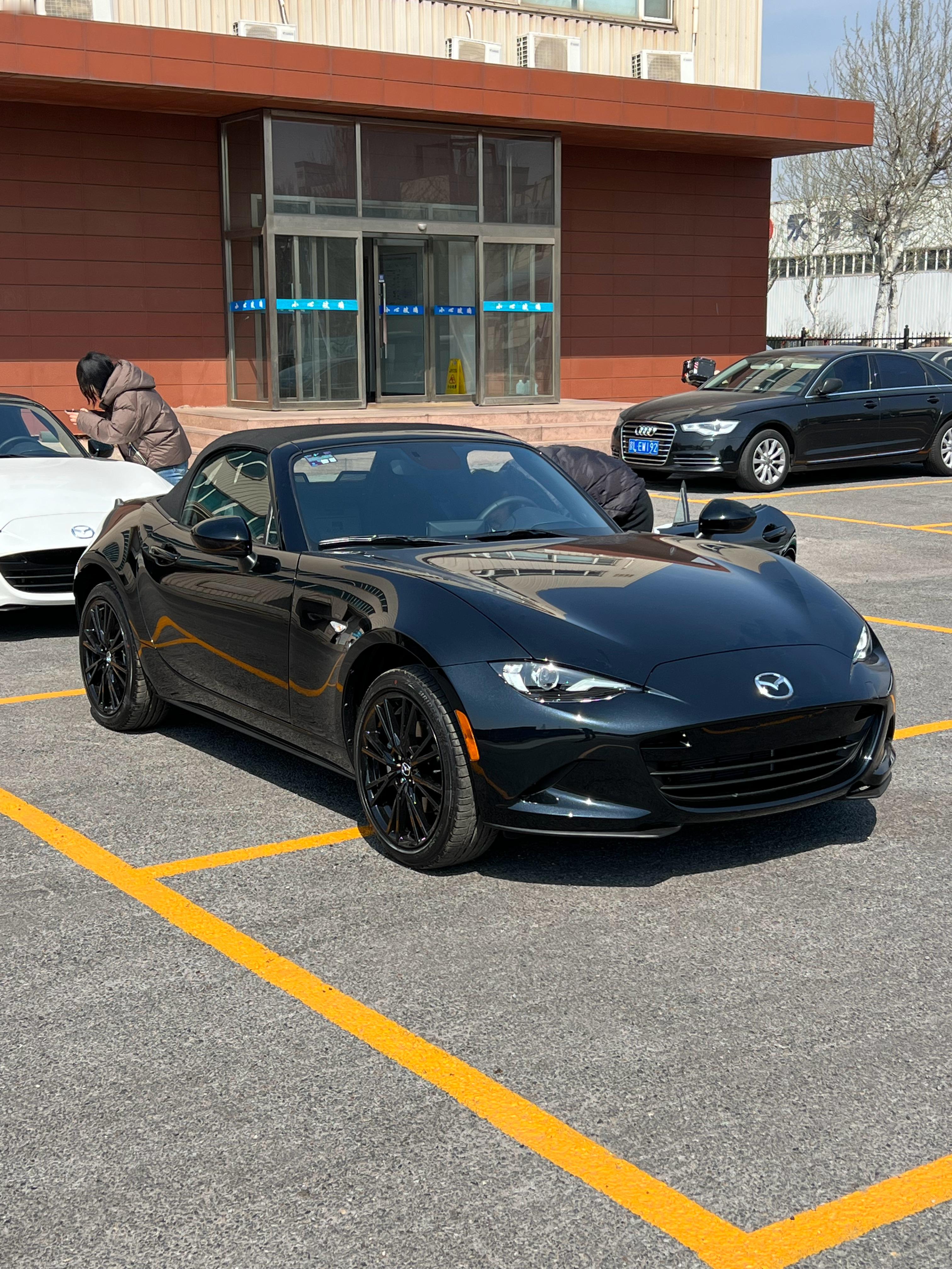 MX-5全系手动挡软顶手动挡硬顶自动挡硬顶自动挡软顶28.5万起天津·中国天