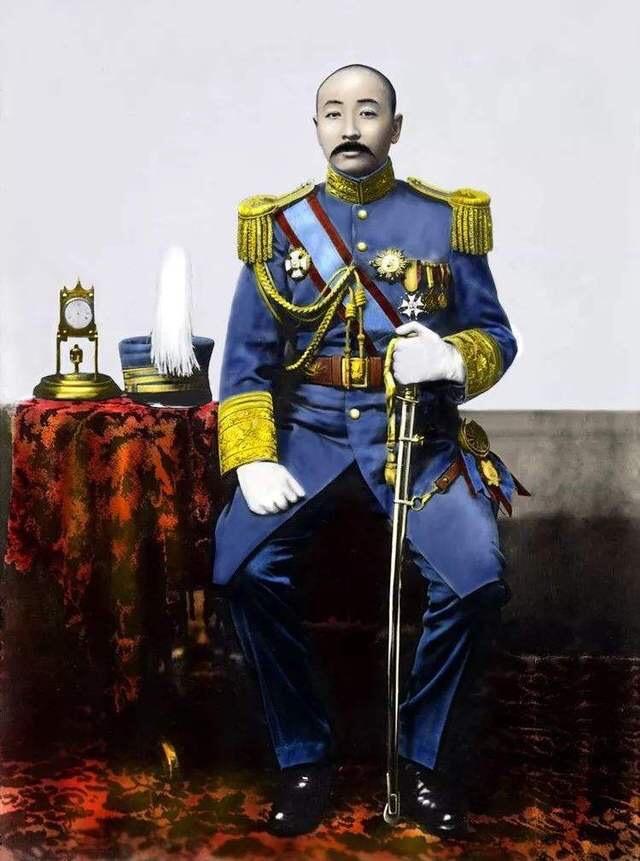 东北王张作霖的十条冷知识第一：有一次张作霖上台训话，结果突然忘词，过了好久，