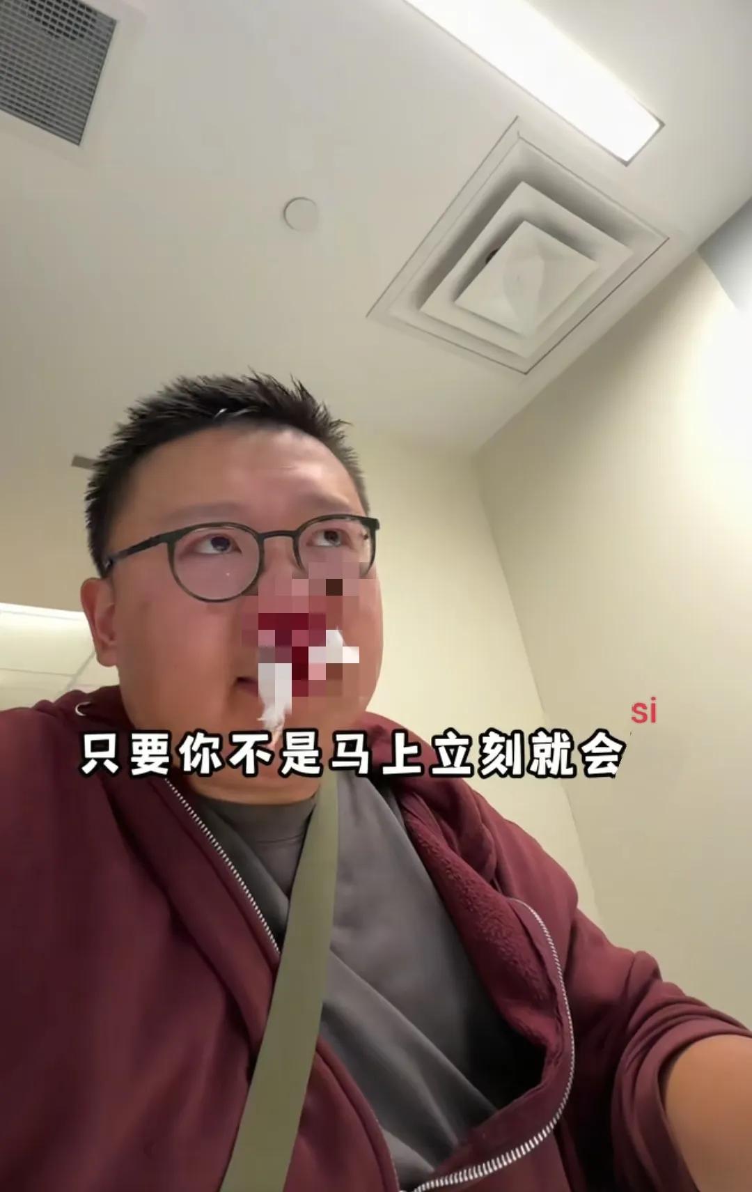 在加医院，只要你不是马上玩儿完，那基本上去急诊也还是会排队。3月17日上海男子旅