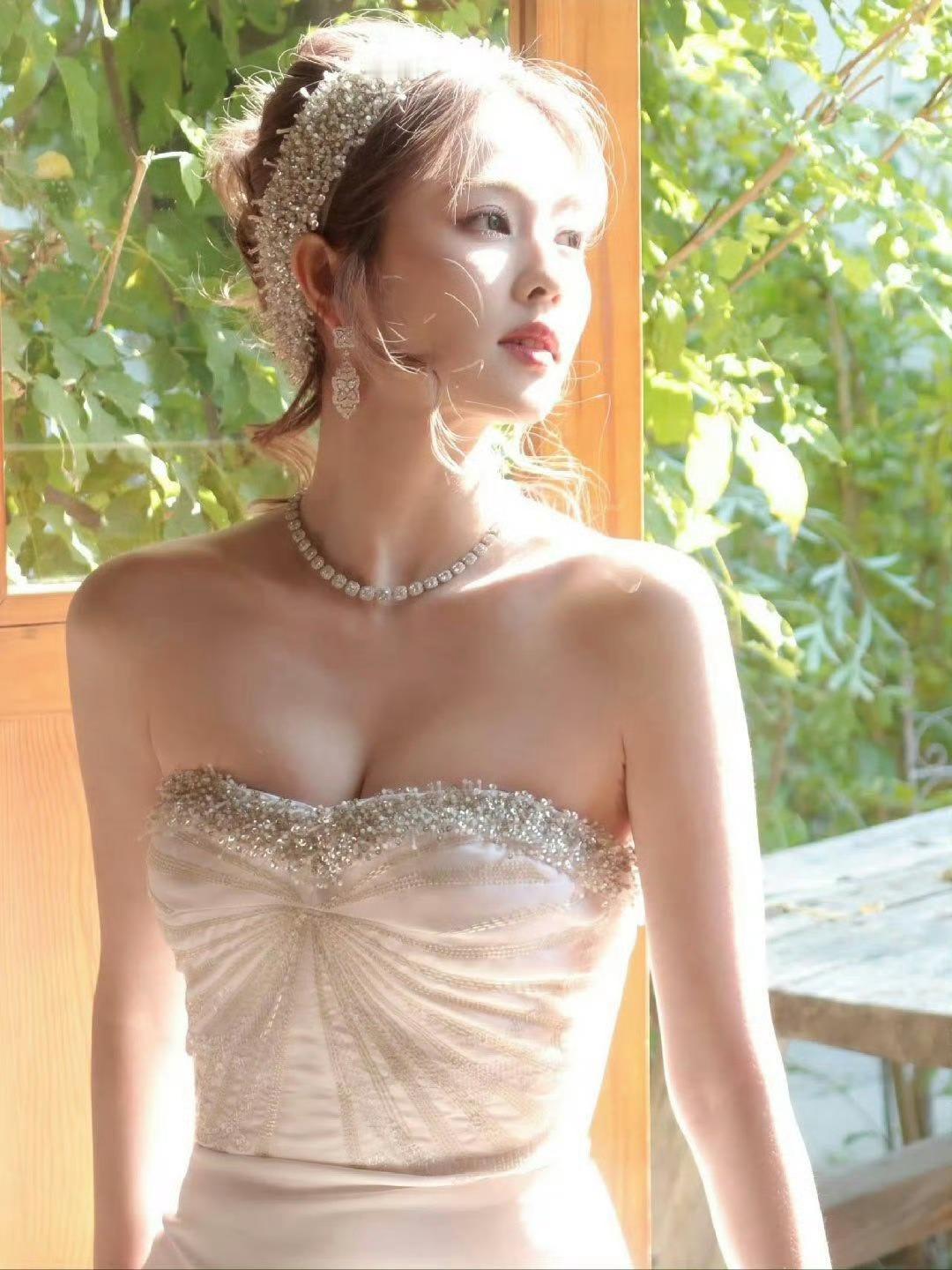 新浪娱乐白鹿神图像线面一样繁殖白鹿的神图像也太多了吧，像线面一样繁殖根本看不过来