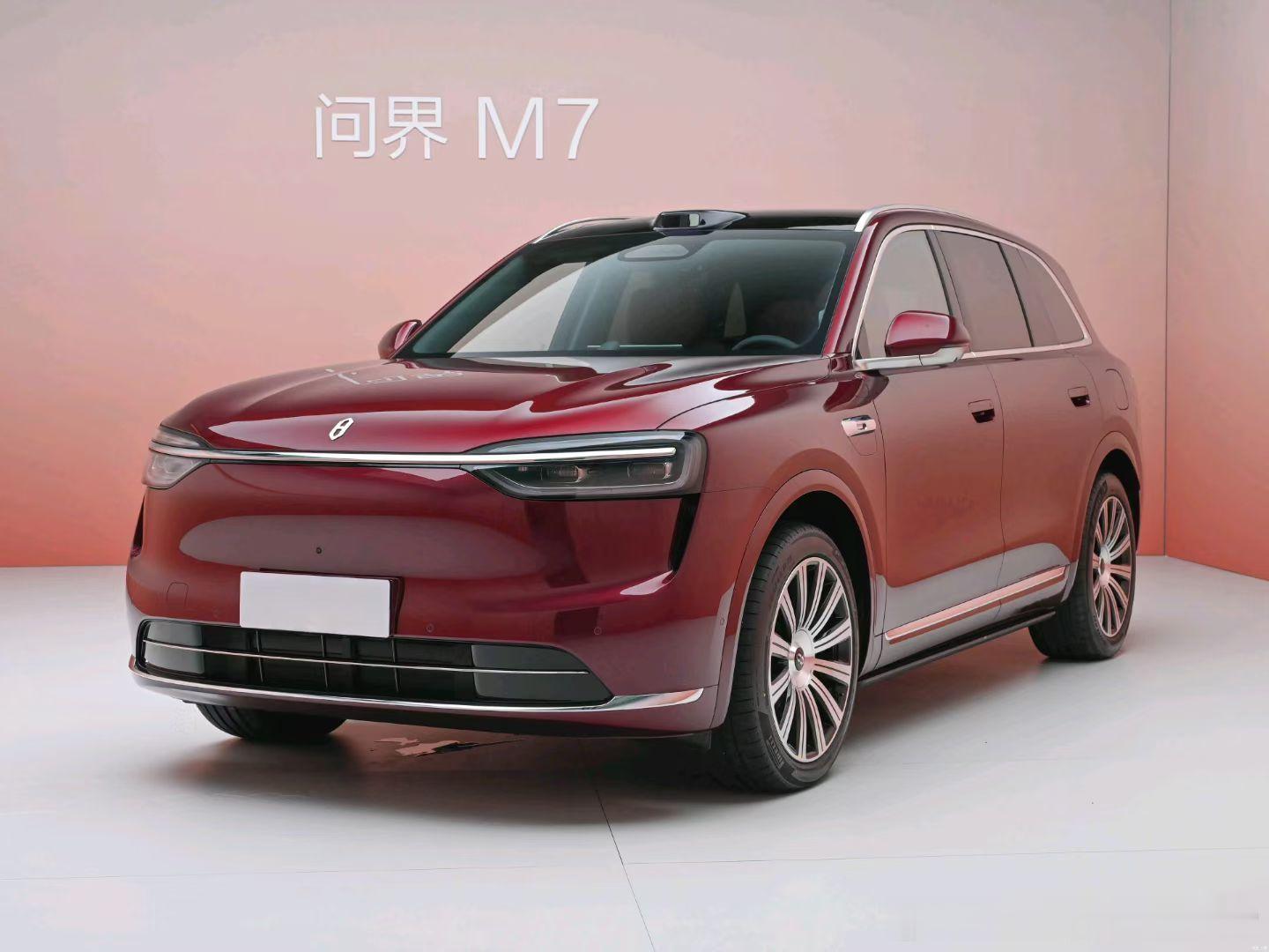 这台红色的问界M7很有质感，搭配这套内饰，高级感满满的，怪不得销量这么好问界问界