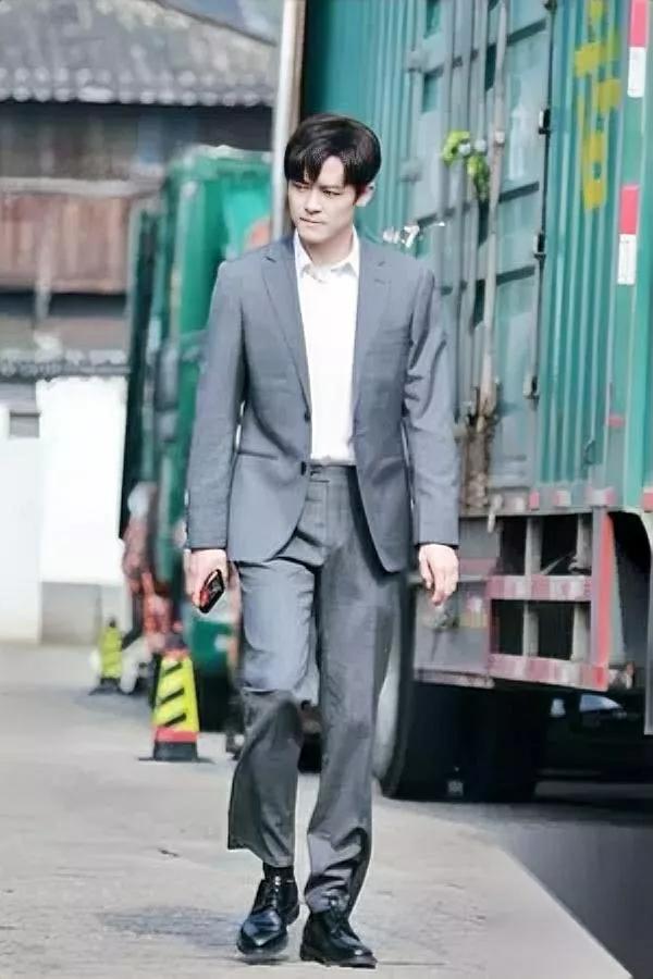 《四喜》导演悔得拍大腿——不是选了付辛博，是让他“走”太早！付辛博演的冯