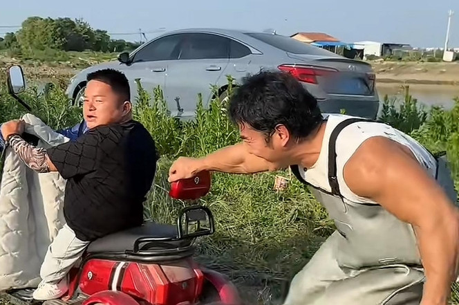 网红李维刚再翻车！1.2万包鱼塘仅捞194斤鱼，塘主拒认账引粉丝声讨
