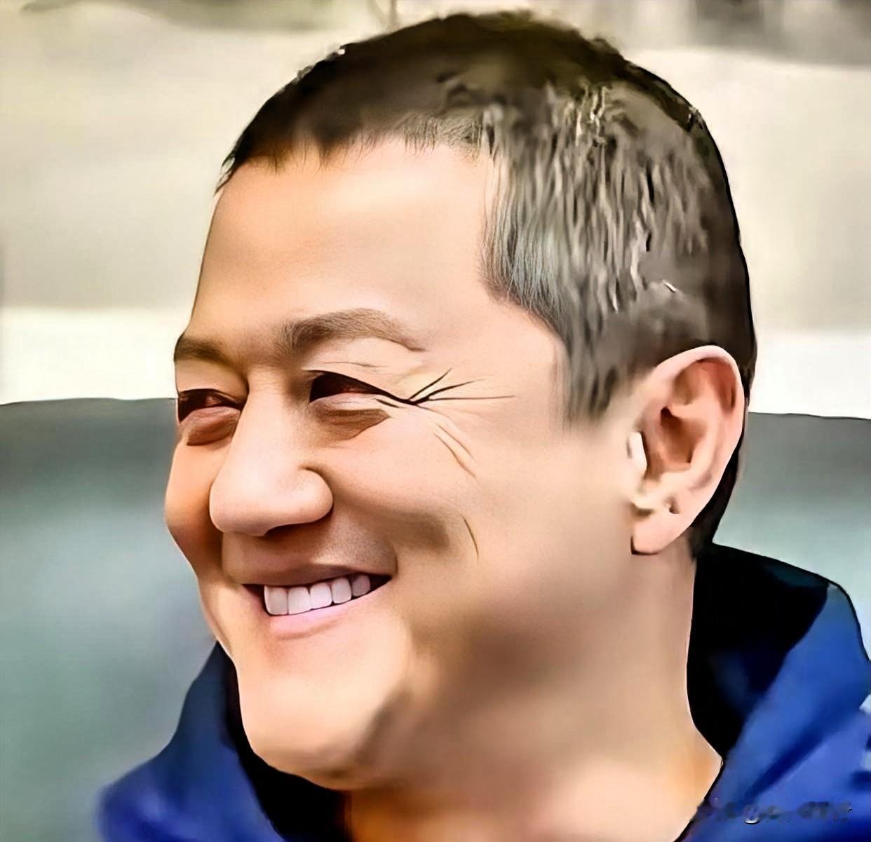 李亚鹏离婚后竟迎来好运爆发。谁能想到,之前被全网追着骂“做生意失败”“欠薪”的