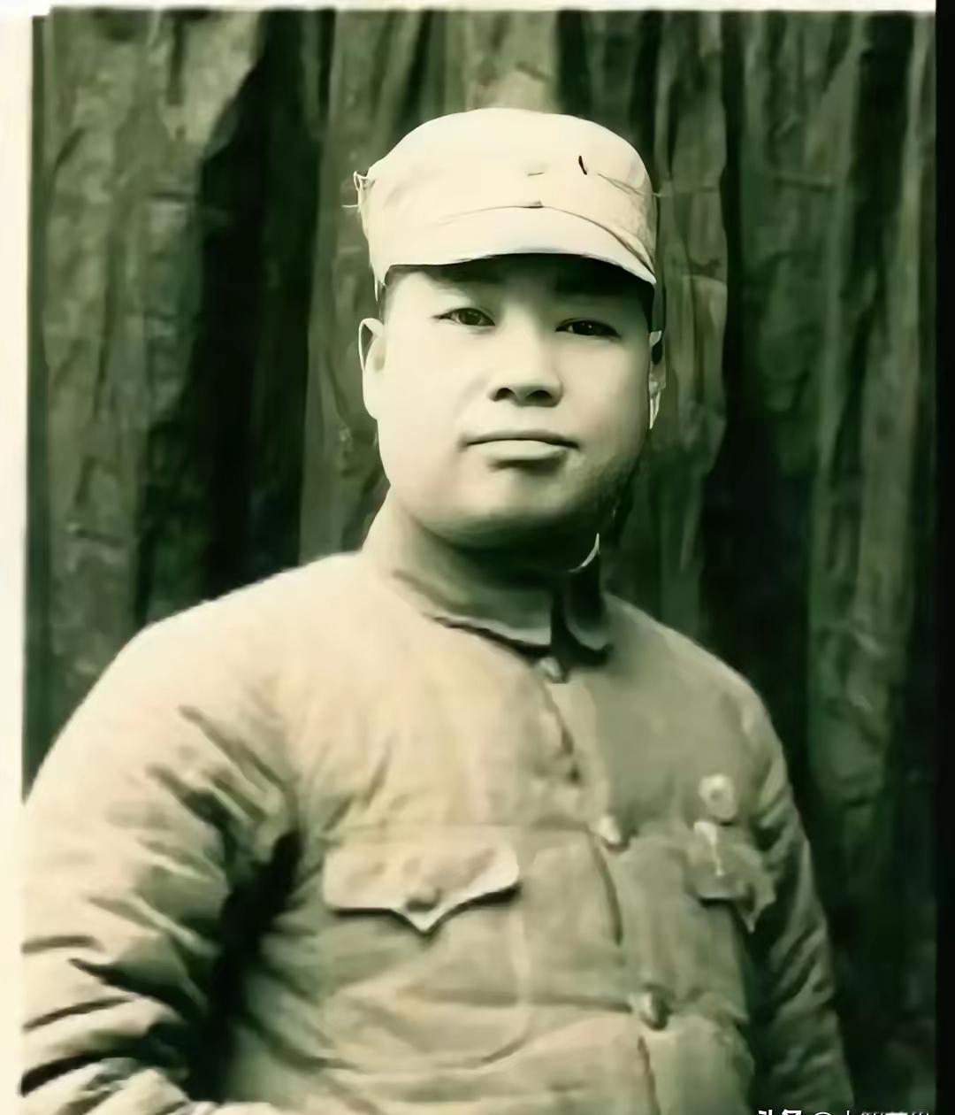 1980年夏，香港。病榻上的关麟征已近弥留之际。他颤巍巍地提笔，给北京的徐向前写