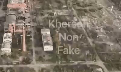 赫尔松州奥列什基地区，俄军地下指挥所遭到乌军的精确空袭。据称约有25名俄军士兵阵