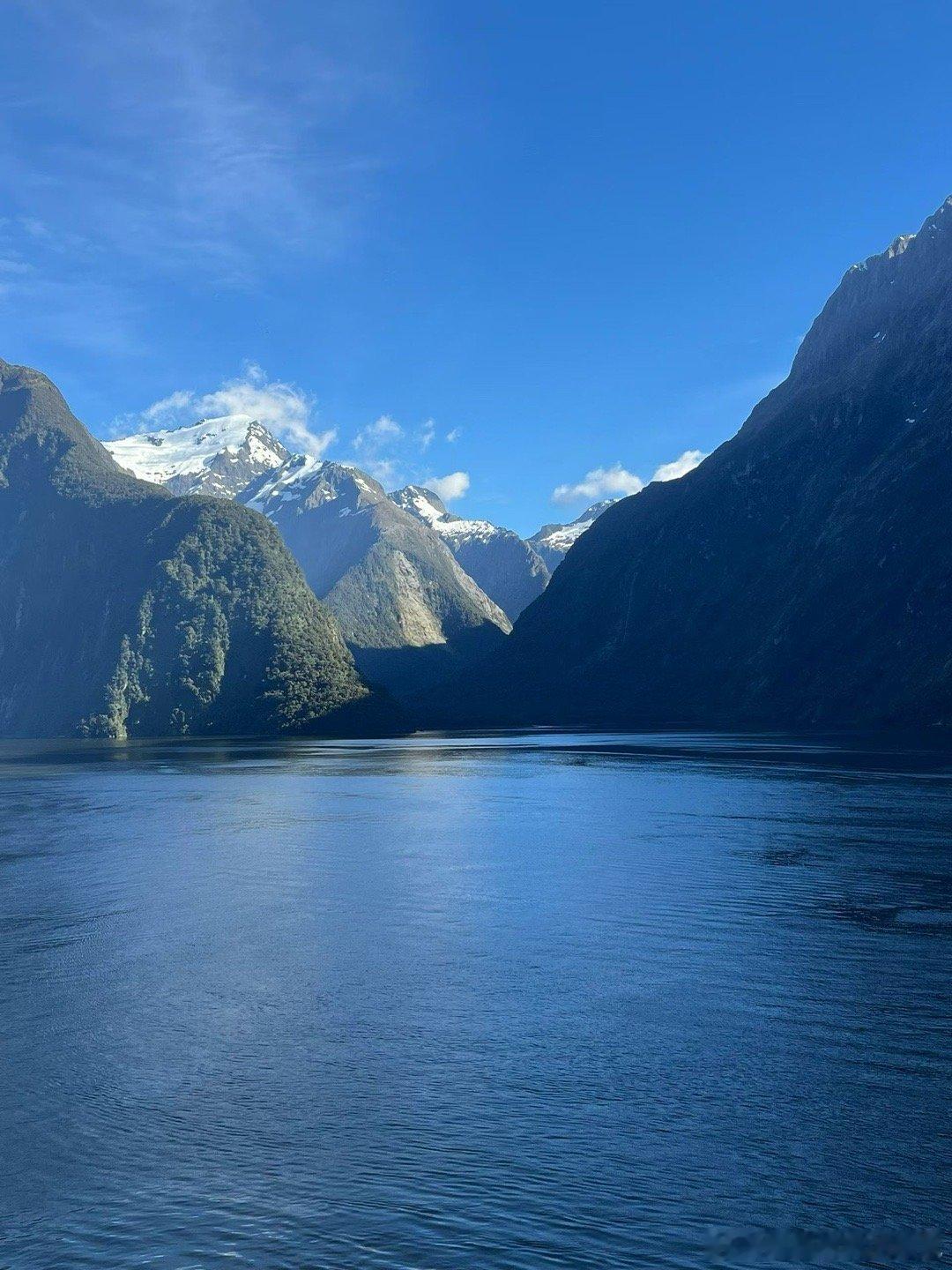 生活手记海上第四天，终于看到新西兰的陆地了！在海上远观了Fiordlandna