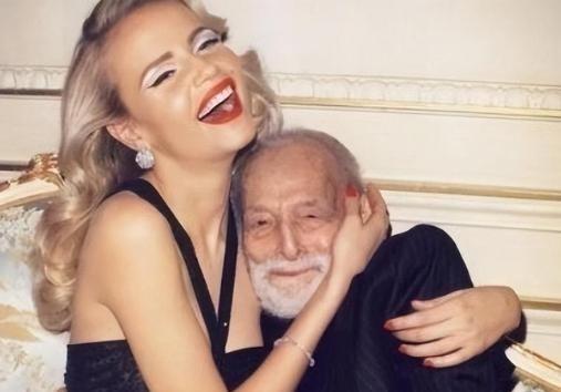 1994年，89岁高龄的石油大亨，娶了26岁脱衣舞女郎安娜·妮，一年后石油大亨去