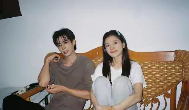 宋威龙觉得和张婧仪缺一个婚纱照，野狗骨头婚礼上宋威龙和张婧仪念给彼此听的两封信，